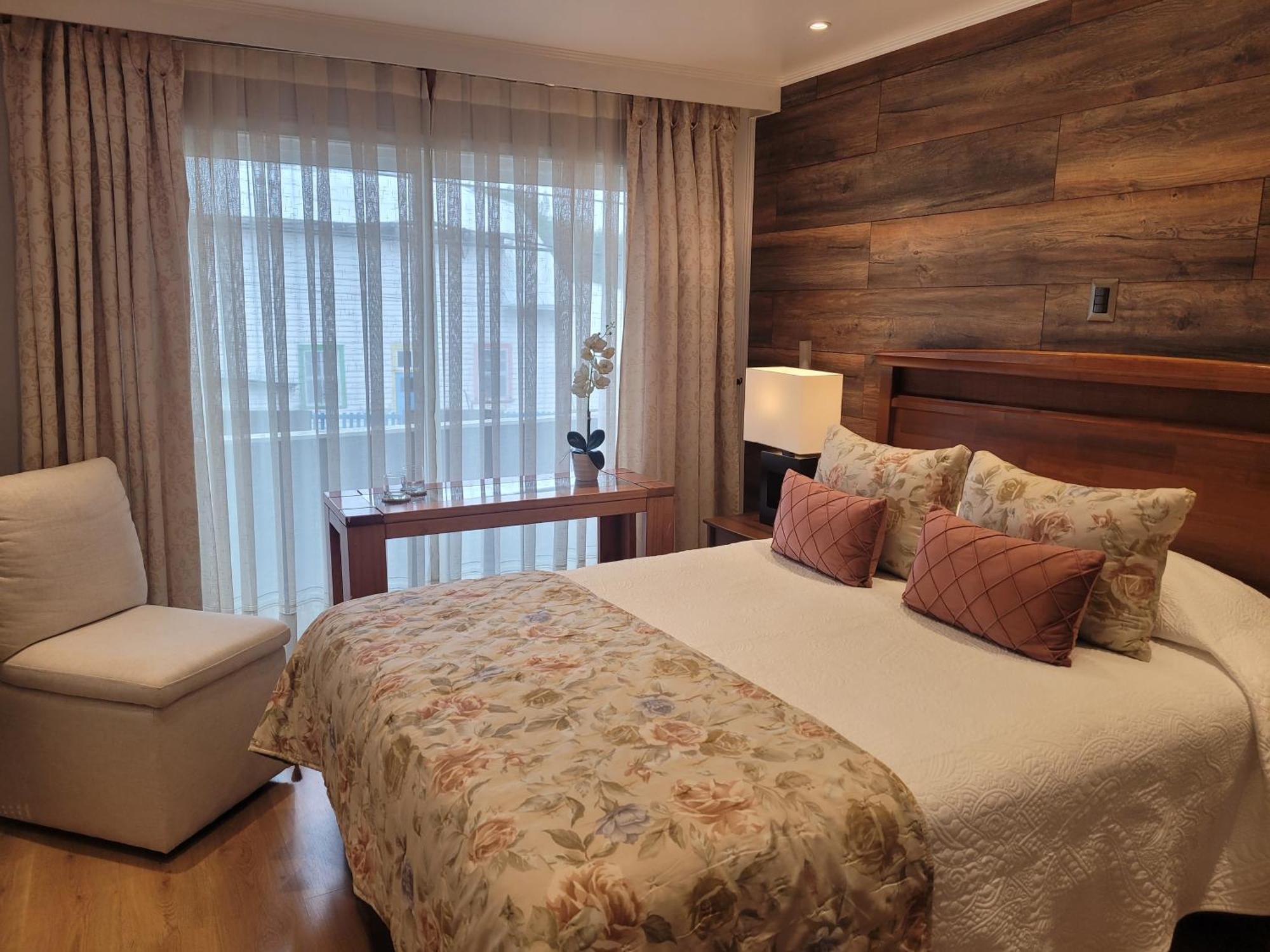 Hotel Puerta Del Lago Puerto Varas Exteriör bild