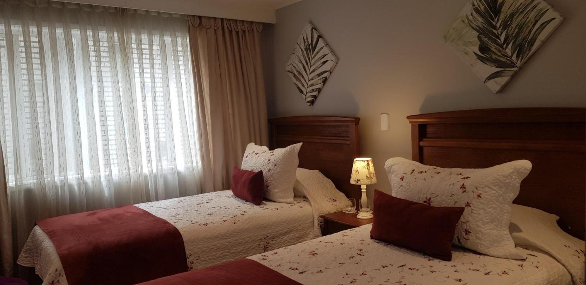 Hotel Puerta Del Lago Puerto Varas Exteriör bild