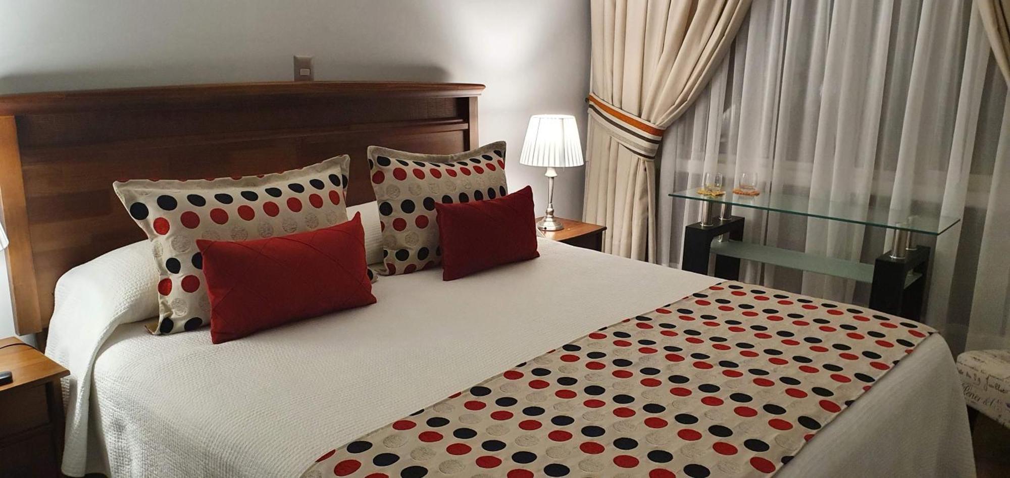 Hotel Puerta Del Lago Puerto Varas Exteriör bild